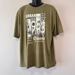 SHEIN Men's Medium Green Urban New York Graphic Short Sleeved T-Shirt NIB